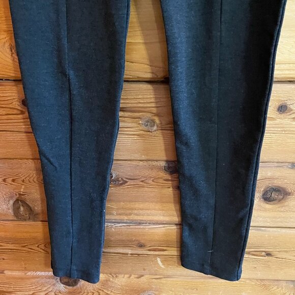 Theory Yoke High Rise Ankle Length Legging in Grey Compact Knit SP - Picture 3 of 8